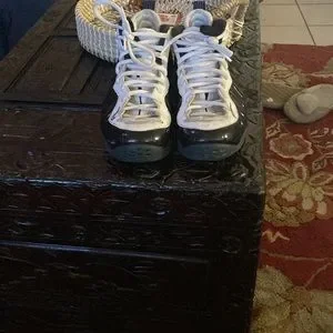 Nike | Shoes | Size 95 Theyre Used But In Good Form | Poshmark display picture 1